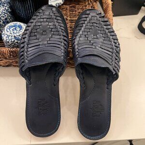 Espiritu Selva slip ons in navy woman's size 10
